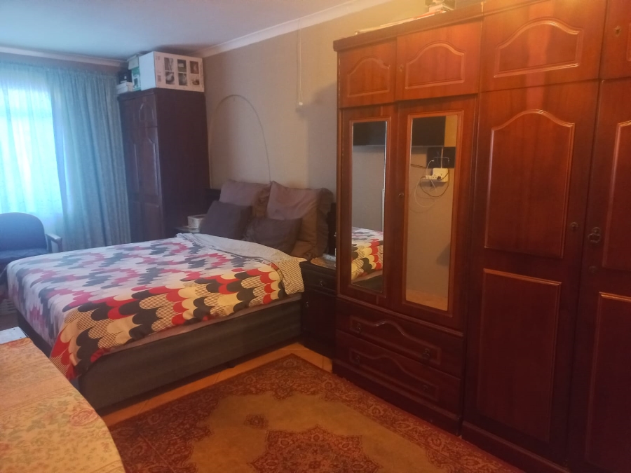 6 Bedroom Property for Sale in Woodlands Western Cape